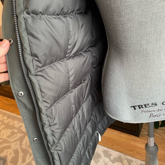 The north face winter jacket - Picture 7 of 9